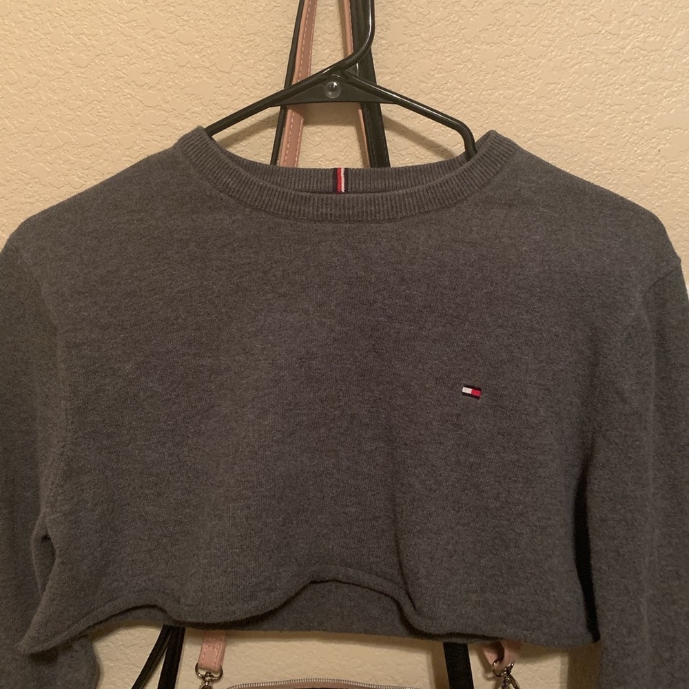 TOMMY HILFIGER CROPPED SWEATER